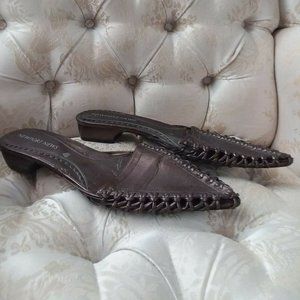 NEWPORT NEWS Metallic Bronze Brown Mules Slides Slippers Low Heel Shoes Women 8